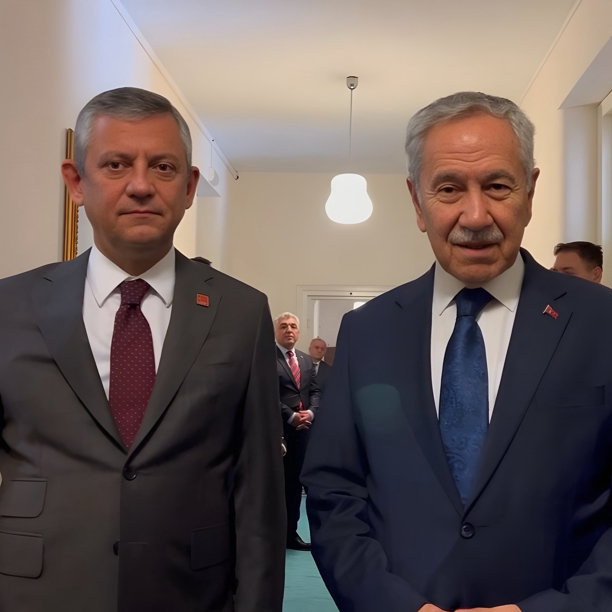 Siyasetin tecrübeli isimlerinden Bülent Arınç, İstanbul Büyükşehir Belediye Başkanı Ekrem