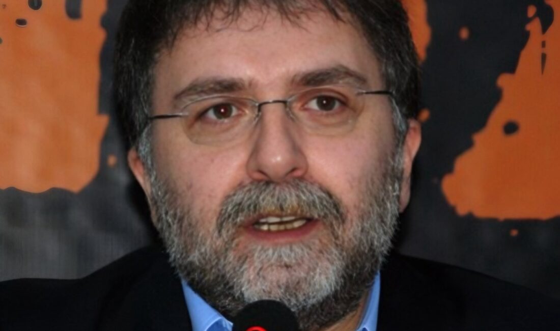 Hürriyet yazarı Ahmet Hakan, Karaman'da düzenlenen bir etkinlikte İstiklal Marşı'nın