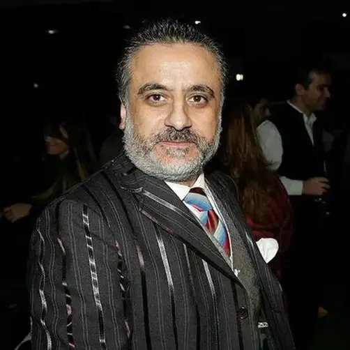 Ünlü yapımcı Erol Köse, Maslak’ta 16. kattaki evinden düşerek hayatını