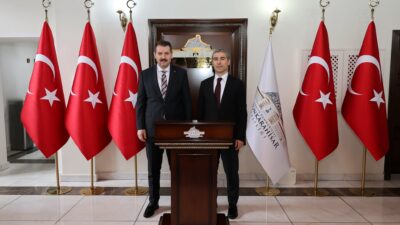 Milli Savunma Bakan Yardımcısı Salih Ayhan, Afyonkarahisar Valiliği’ne gerçekleştirdiği ziyarette,