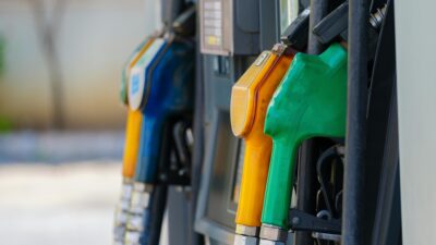 Körfez bölgesinde tırmanan jeopolitik gerilim ve Hürmüz Boğazı'ndaki ticaret aksamaları,