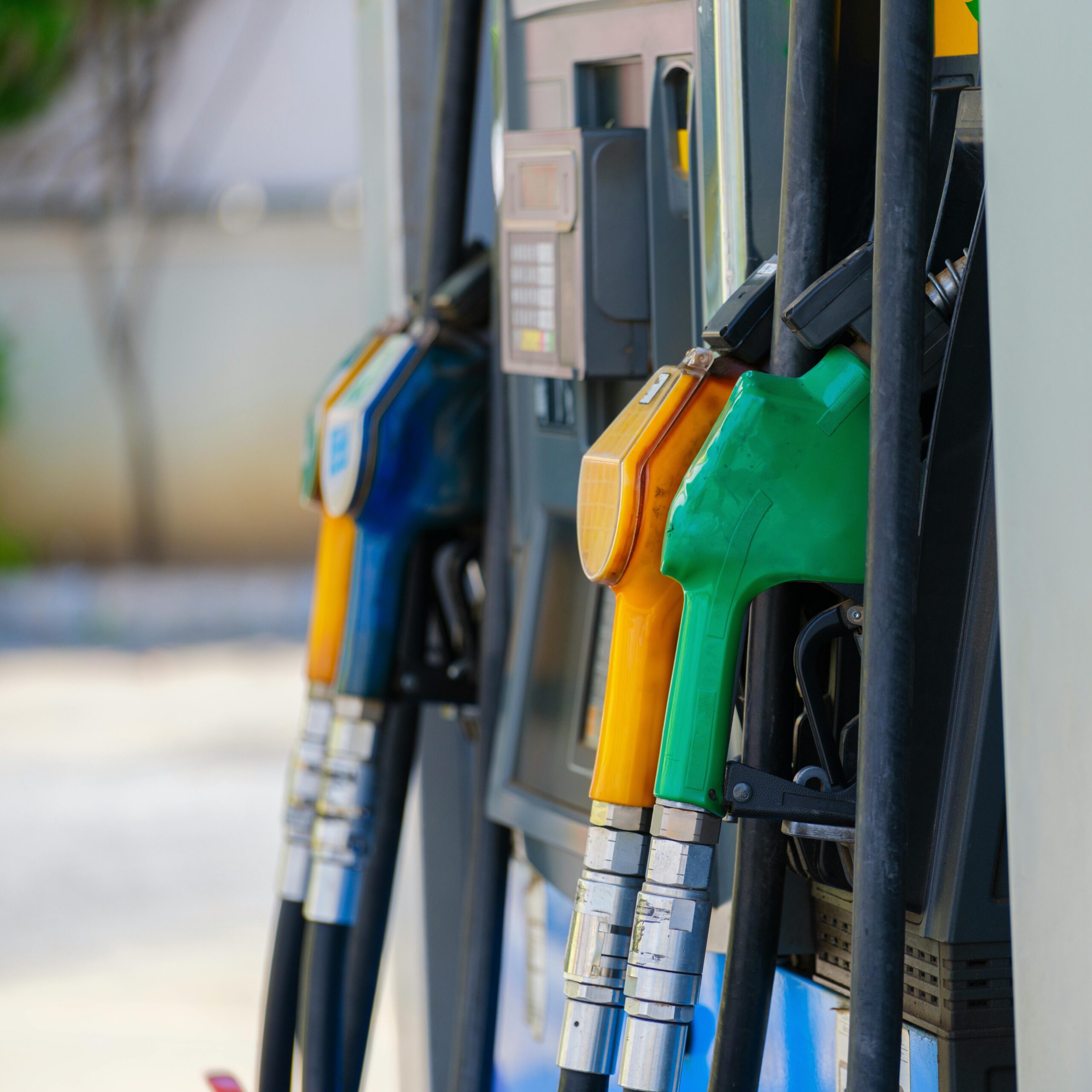 Körfez bölgesinde tırmanan jeopolitik gerilim ve Hürmüz Boğazı'ndaki ticaret aksamaları,