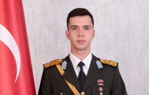 Türk Silahlı Kuvvetleri'nden (TSK) ilişiği kesilen Teğmen İzzet Talip Akarsu'nun,