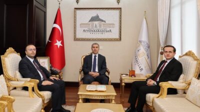 Afyonkarahisar Valisi Dr. Naci Aktaş, göreve başlamasının ardından tebrik ziyaretlerini