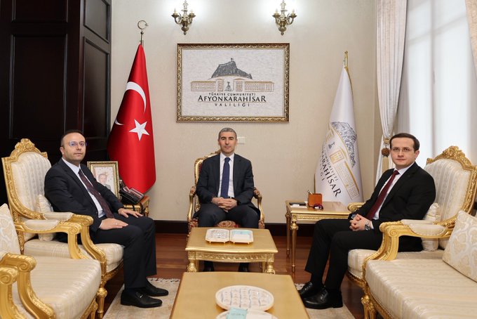 Afyonkarahisar Valisi Dr. Naci Aktaş, göreve başlamasının ardından tebrik ziyaretlerini