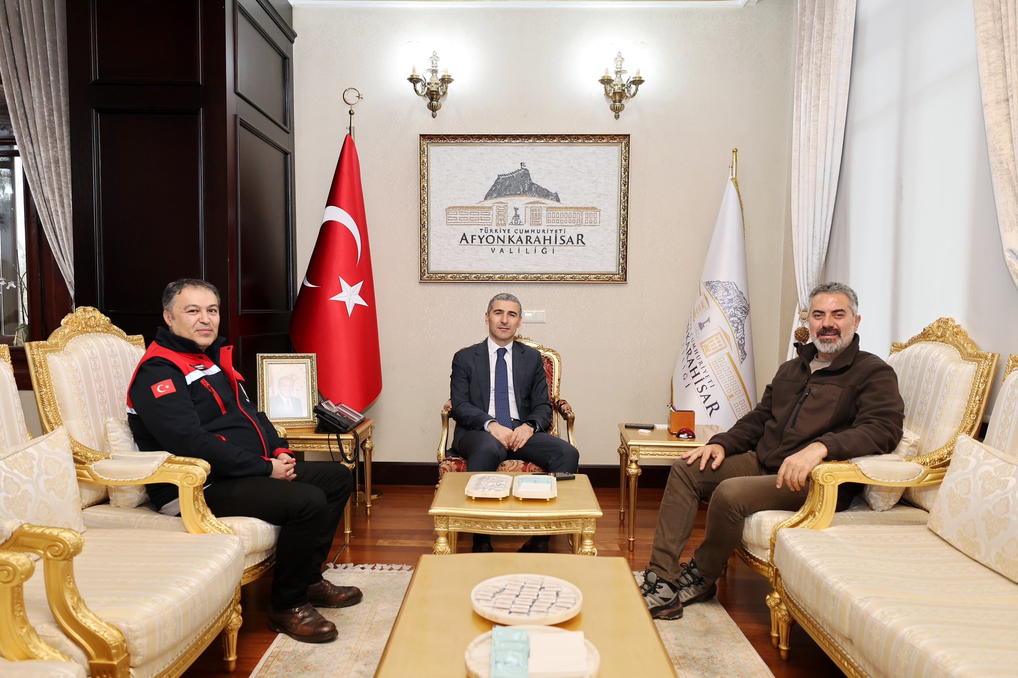 Afyonkarahisar Valisi Dr. Naci Aktaş, şehrin lezzetlerini ve kültürünü ekranlara