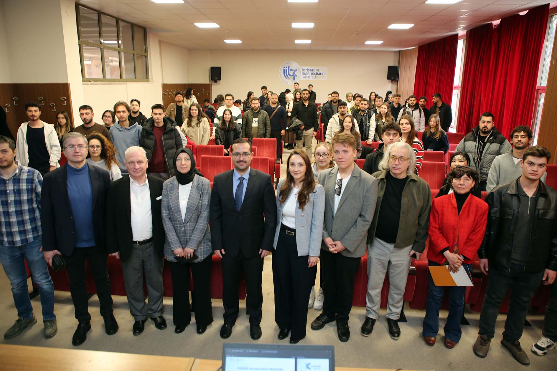 Afyon Kocatepe Üniversitesi (AKÜ) Uluslararası Ticaret ve Finansman (UTF) Bölümü