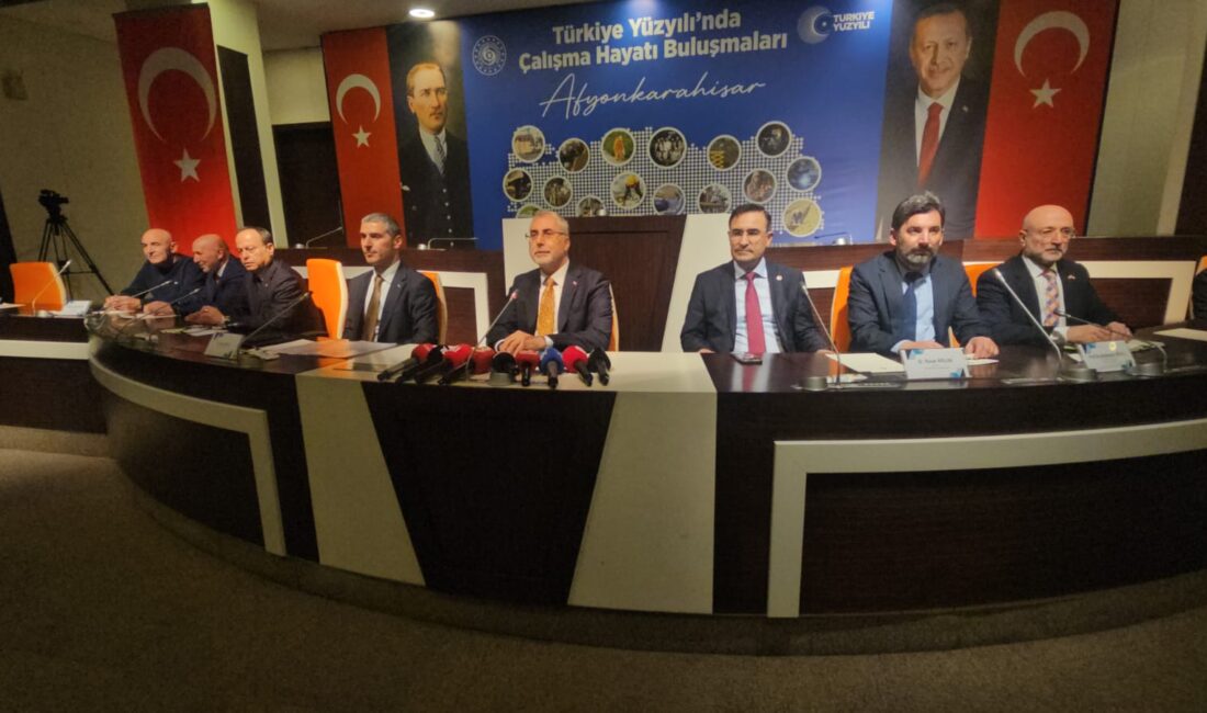 Türkiye Yüzyılında Çalışma Hayatı Buluşmaları kapsamında Afyonkarahisar’a gelen Çalışma ve