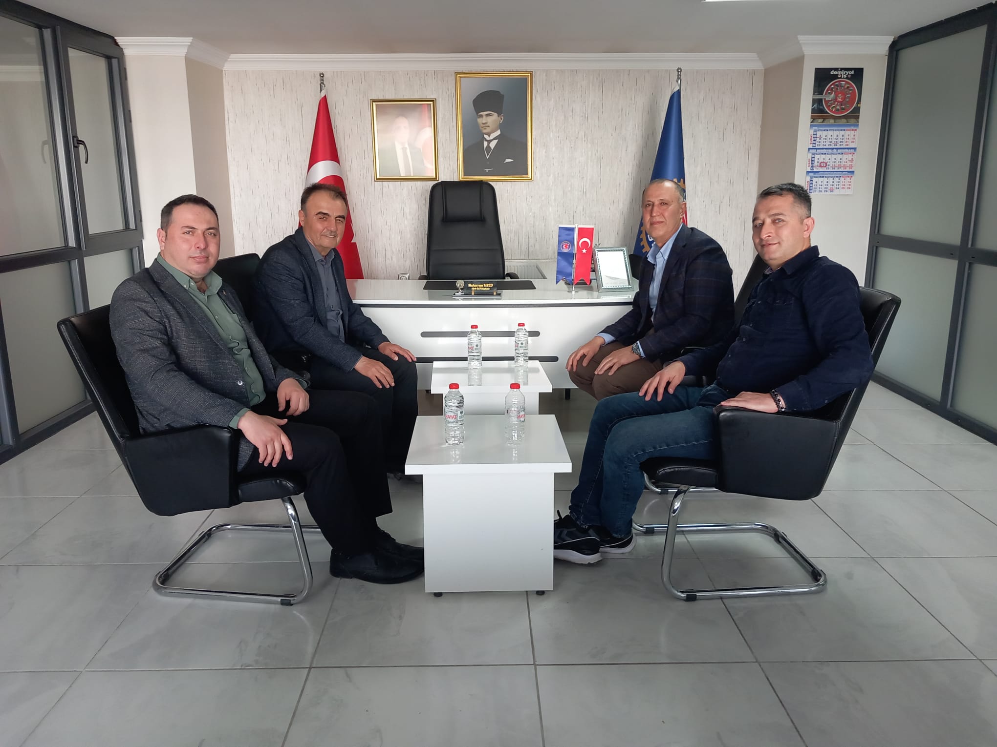 Afyonkarahisar Devlet Hastanesi Başhekimi Dr. Osman Acar iadeyi ziyaretlerini sürdürüyor.