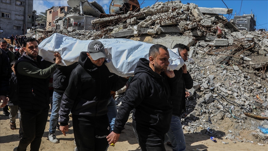 İsrail ordusunun Gazze Şeridi'nin güneyindeki Han Yunus kentinde insansız hava