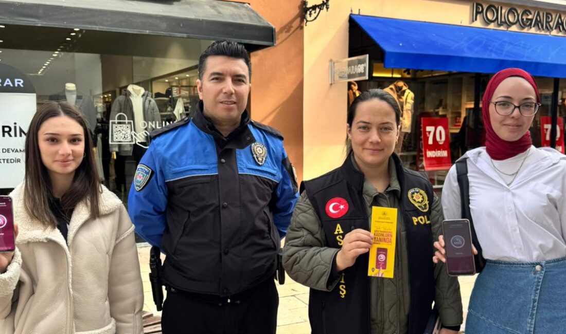 Afyonkarahisar İl Emniyet Müdürlüğü ekipleri, kentteki alışveriş merkezlerinde vatandaşlara yönelik