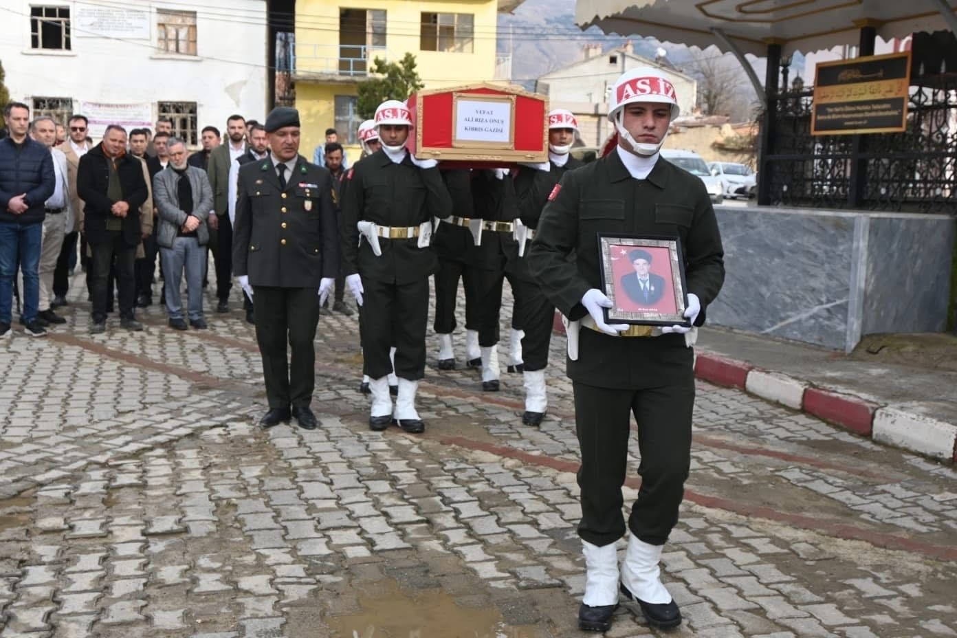 Afyonkarahisar’da yaşlılığa bağlı çeşitli hastalıklardan yaşamını yitiren 73 yaşındaki Kıbrıs