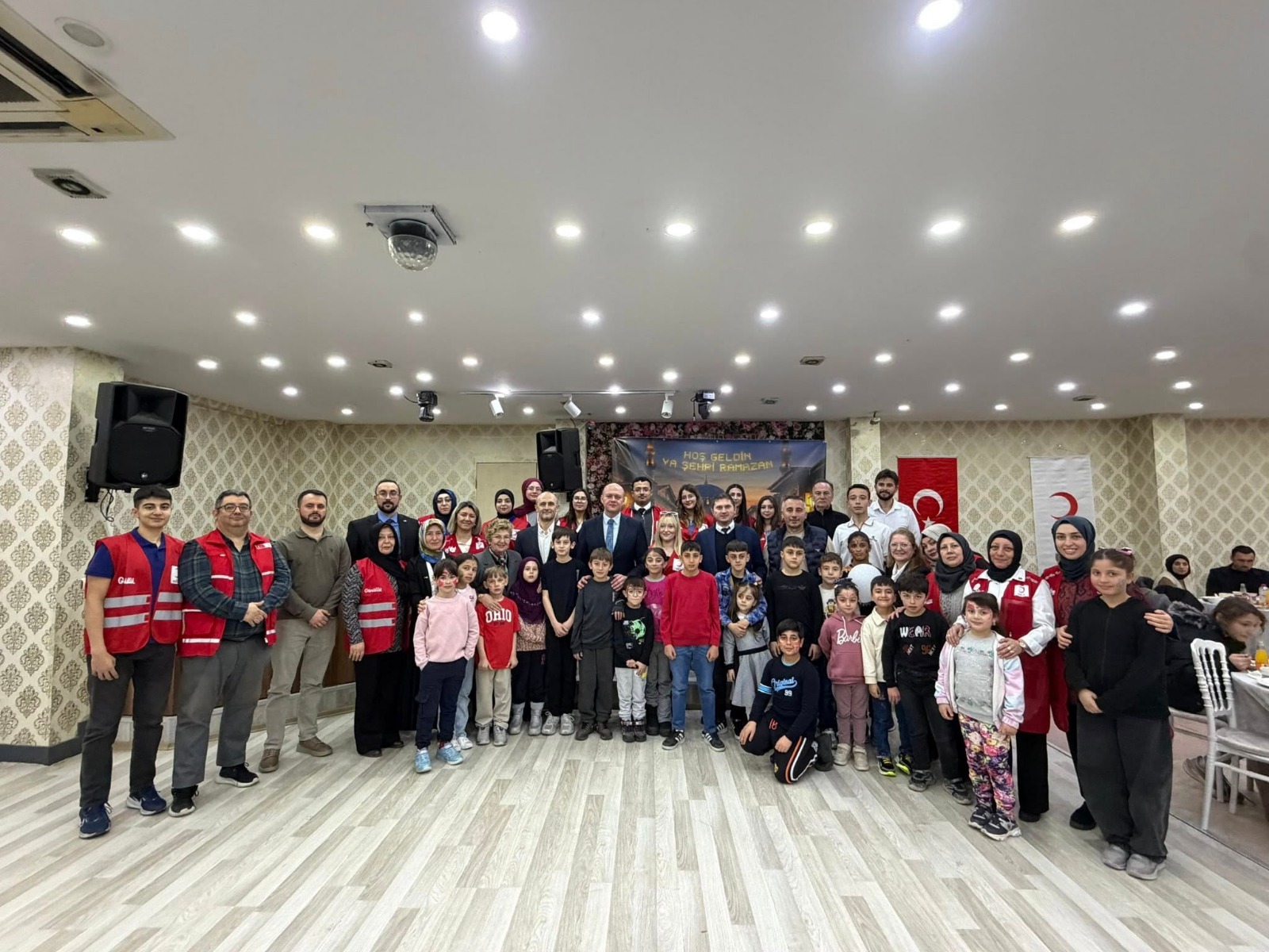 Türk Kızılay Afyonkarahisar İl Merkezi iftar sofrasında bir araya geldi.