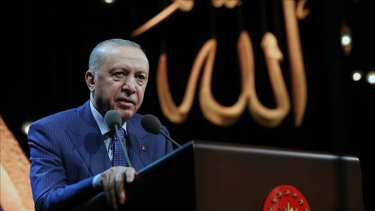 Cumhurbaşkanı Recep Tayyip Erdoğan, "Alemlerin Rabb'inden umudumuzu asla kesmeyeceğiz. Bizi
