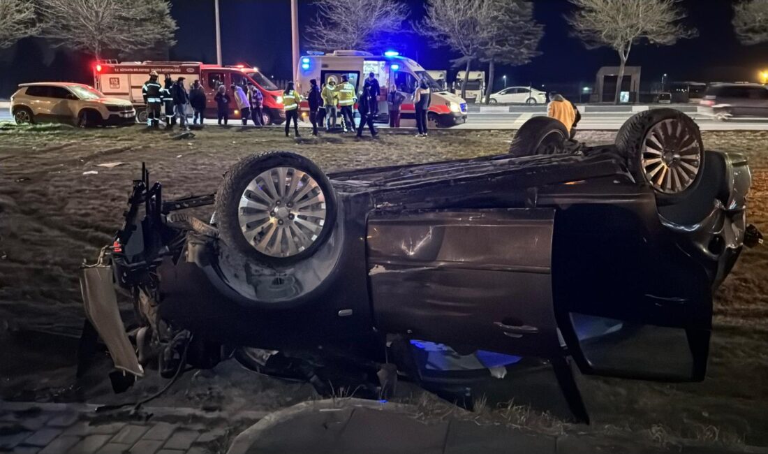 Kütahya'da iki otomobilin çarpışması sonucu 1 kişi yaralandı.