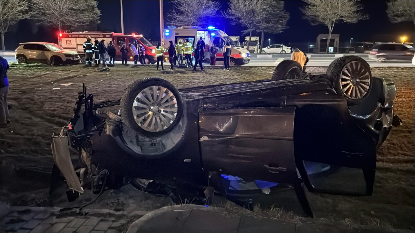 Kütahya'da iki otomobilin çarpışması sonucu 1 kişi yaralandı.