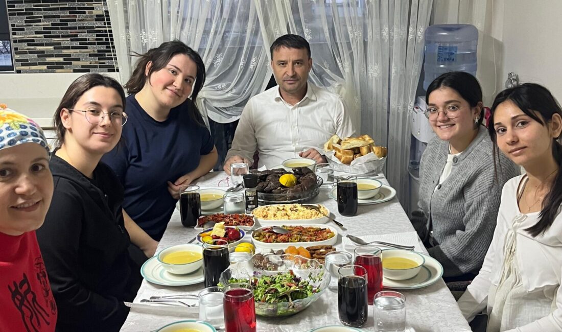 MHP Afyonkarahisar İl Başkanı Ahmet Kahveci, üniversite öğrencilerinin Ramazan ayında