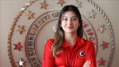 Avrupa Havalı Silahlar Şampiyonası'nda mücadele eden milli atıcı Damla Köse,