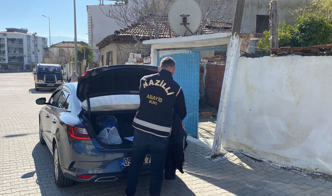 Aydın'ın Nazilli ilçesinde erkek arkadaşı tarafından bıçaklanan kadın yaşamını yitirdi.