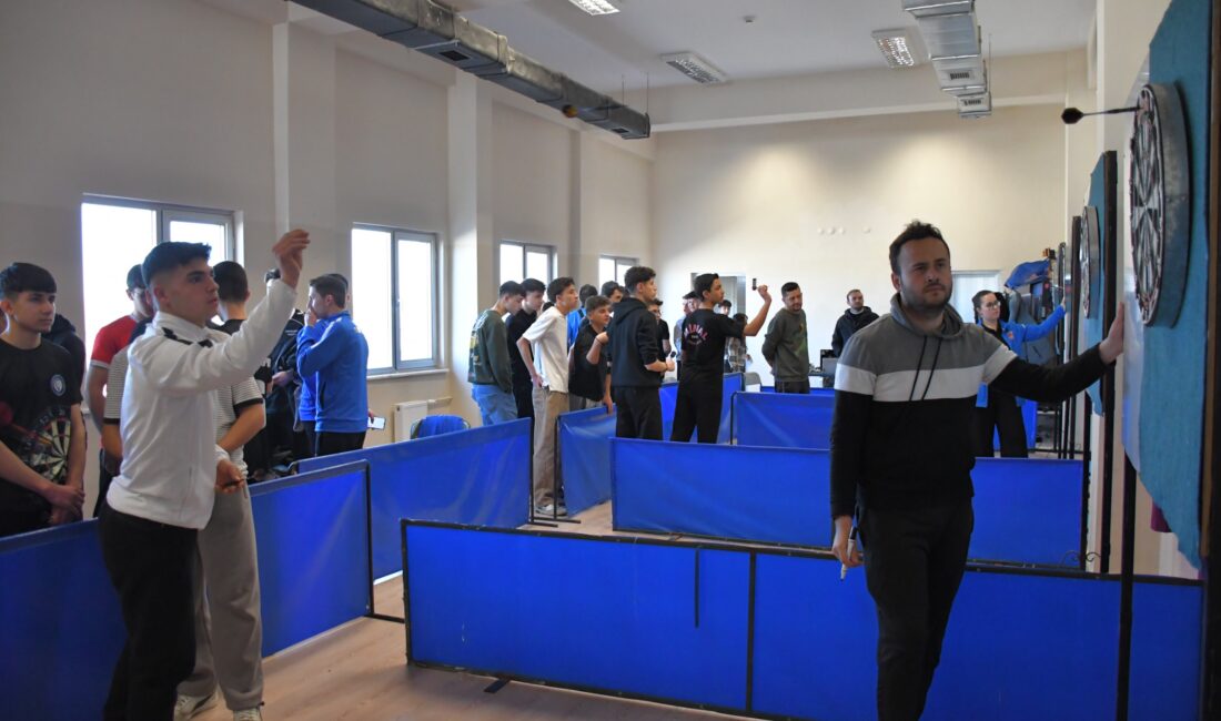 Okul Sporları faaliyet programı kapsamında Çiğiltepe Spor Salonunda düzenlenen Genç