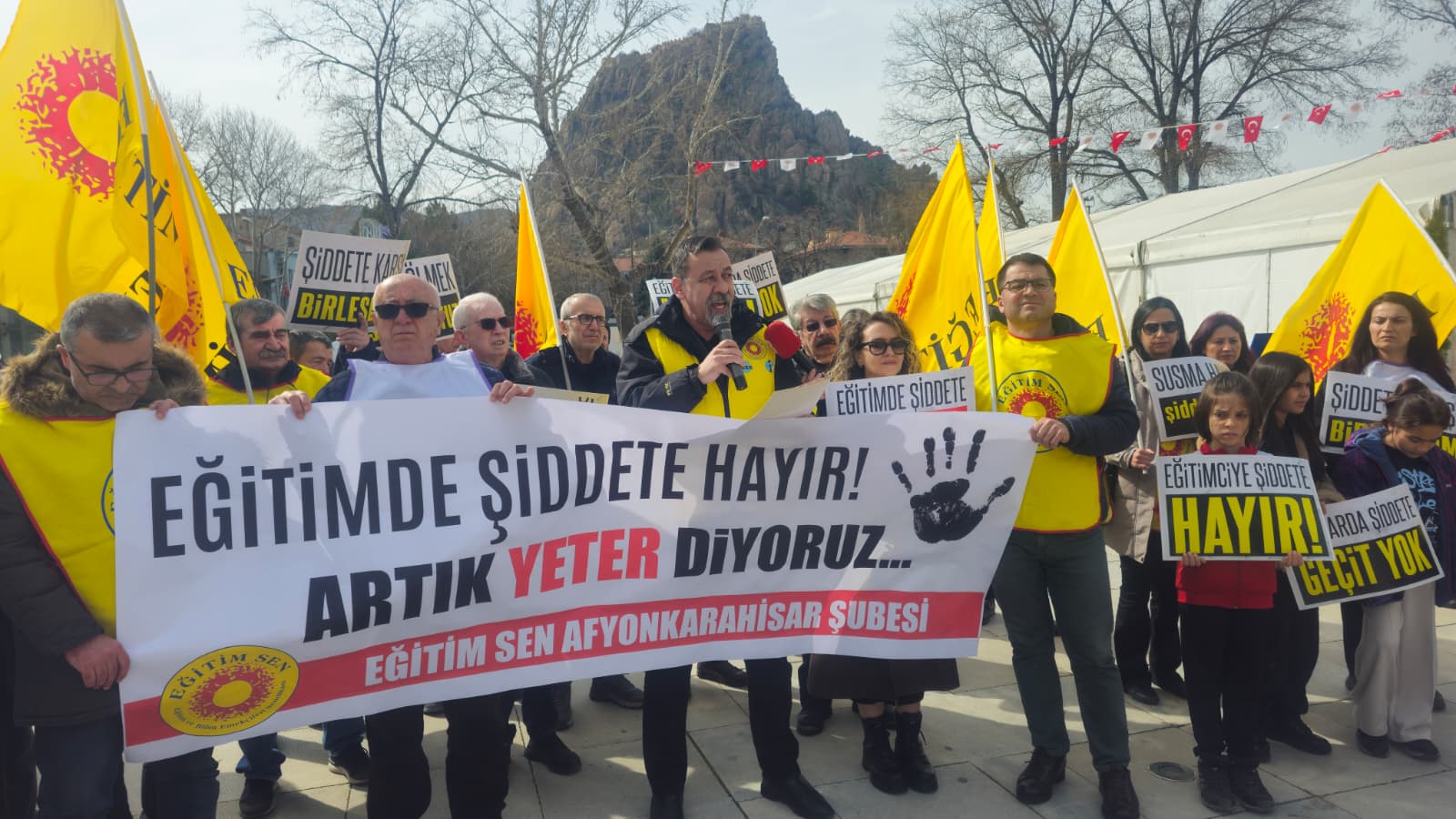 2 Mart Pazartesi günü İstanbul’un Çekmeköy ilçesinde bulunan Taşdelen Borsa