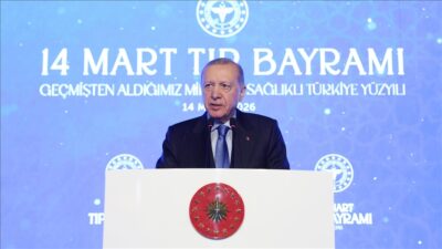 Cumhurbaşkanı Erdoğan, "Tüm kaynaklarımızı seferber ederek sağlık camiamızın yanında olmaya