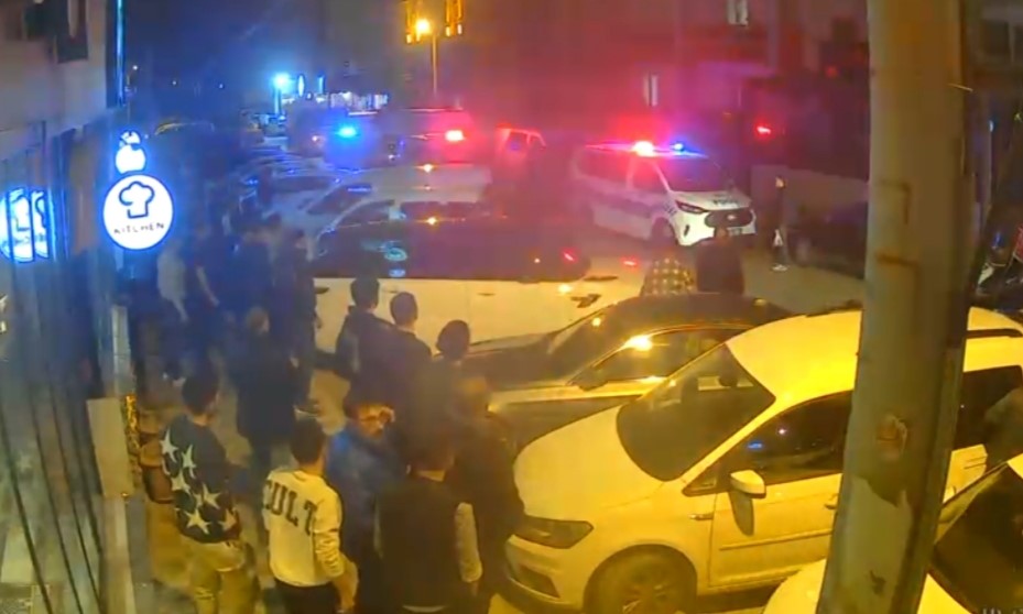 Afyonkarahisar'da gençler arasında yaşanan kavgada pompalı tüfekle vurulan 2 kişi