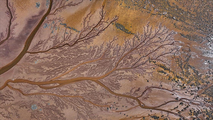 Kayseri'nin Sarıoğlan ilçesi sınırlarındaki Tuzla Palas Gölü'nü besleyen suların oluşturduğu