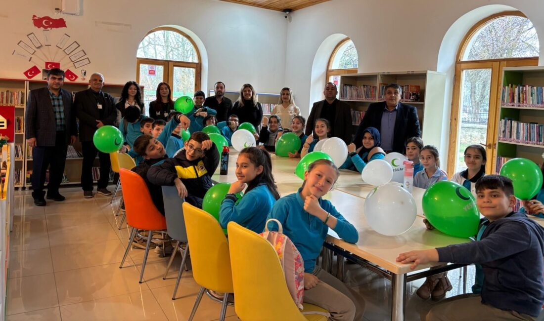 Afyonkarahisar’ın Dinar ilçesinde, Kütüphaneler Haftası kapsamında anlamlı bir etkinliğe imza