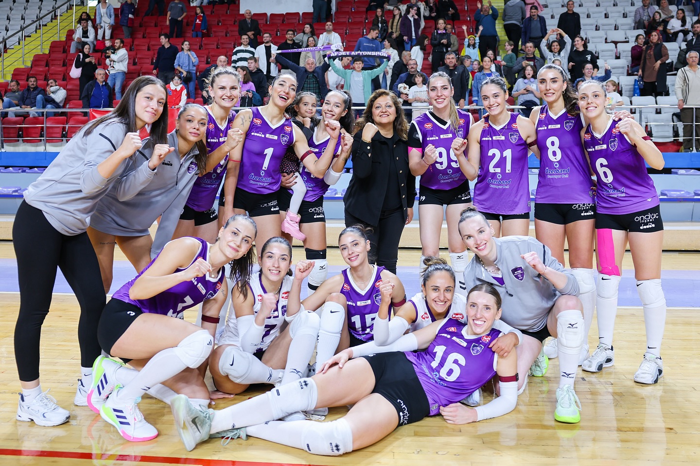 Afyon Belediye Yüntaş Voleybol Takımı, TVF Arabica Coffee House Kadınlar