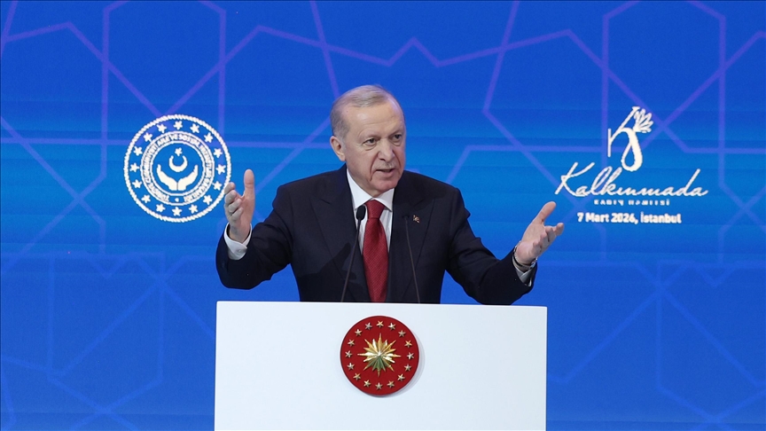 Cumhurbaşkanı Erdoğan, “Bugün dünyayı devasa bir markete dönüştüren tüketim çarkı,