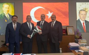 Türk Sağlık-Sen Şube Başkanı Mehmet Ali Öztürk ve beraberindeki başkan