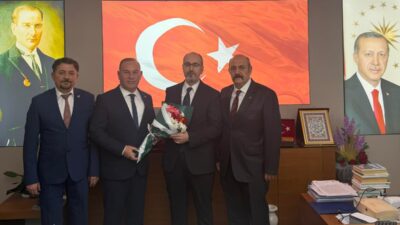 Türk Sağlık-Sen Şube Başkanı Mehmet Ali Öztürk ve beraberindeki başkan