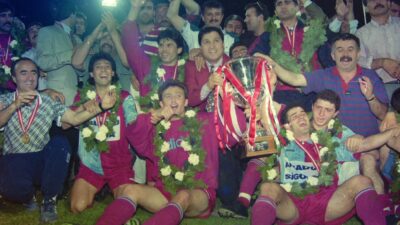 Türk futbolunun önemli golcülerinden Orhan Kaynak, profesyonel kariyerinde birçok takımın