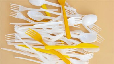 Çevre, Şehircilik ve İklim Değişikliği Bakanlığı, plastik kirliliğini azaltmak amacıyla