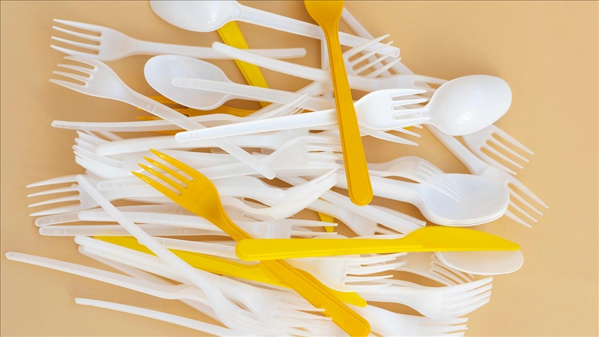 Çevre, Şehircilik ve İklim Değişikliği Bakanlığı, plastik kirliliğini azaltmak amacıyla