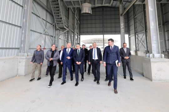 Afyonkarahisar Valisi Dr. Naci Aktaş, kentin ekonomik yapısına katkı sunan