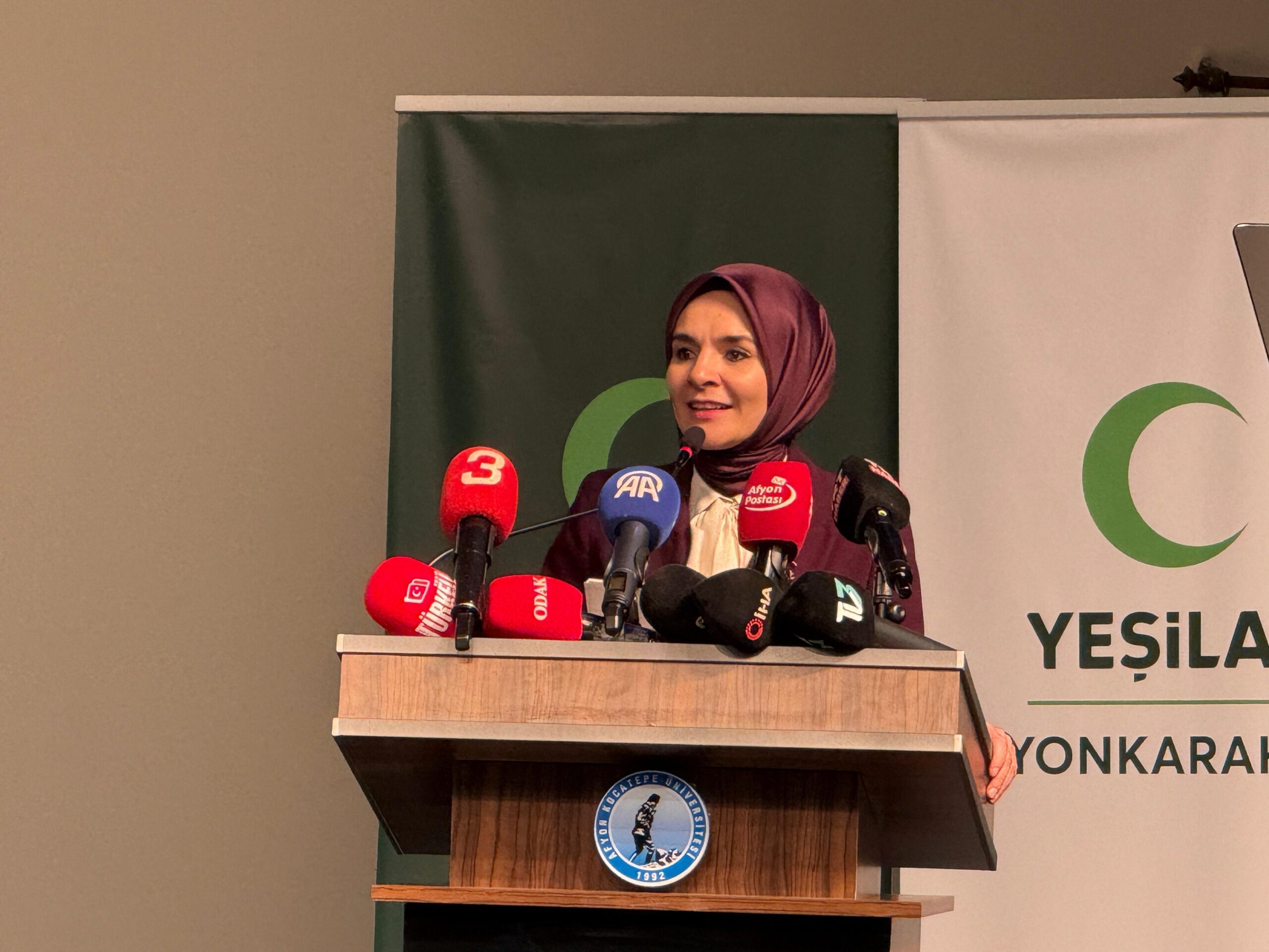 Aile ve Sosyal Hizmetler Bakanı Mahinur Özdemir Göktaş, Türkiye’nin gündemine