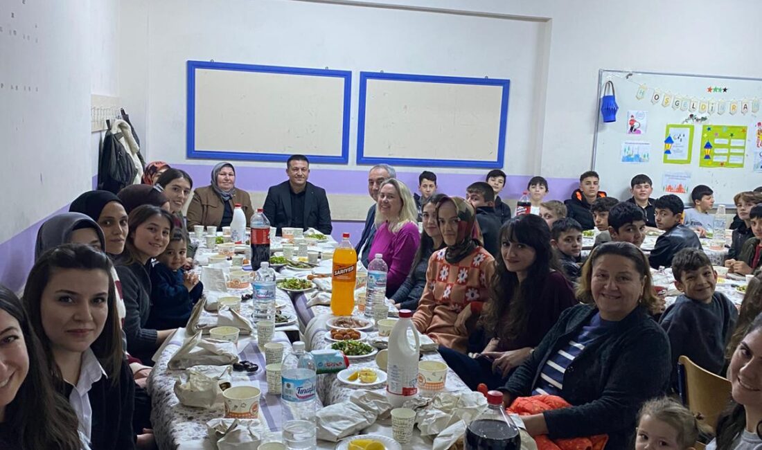 Afyonkarahisar'ın İhsaniye ilçesine bağlı Bozhüyük köyünde, Ramazan ayının ruhuna uygun