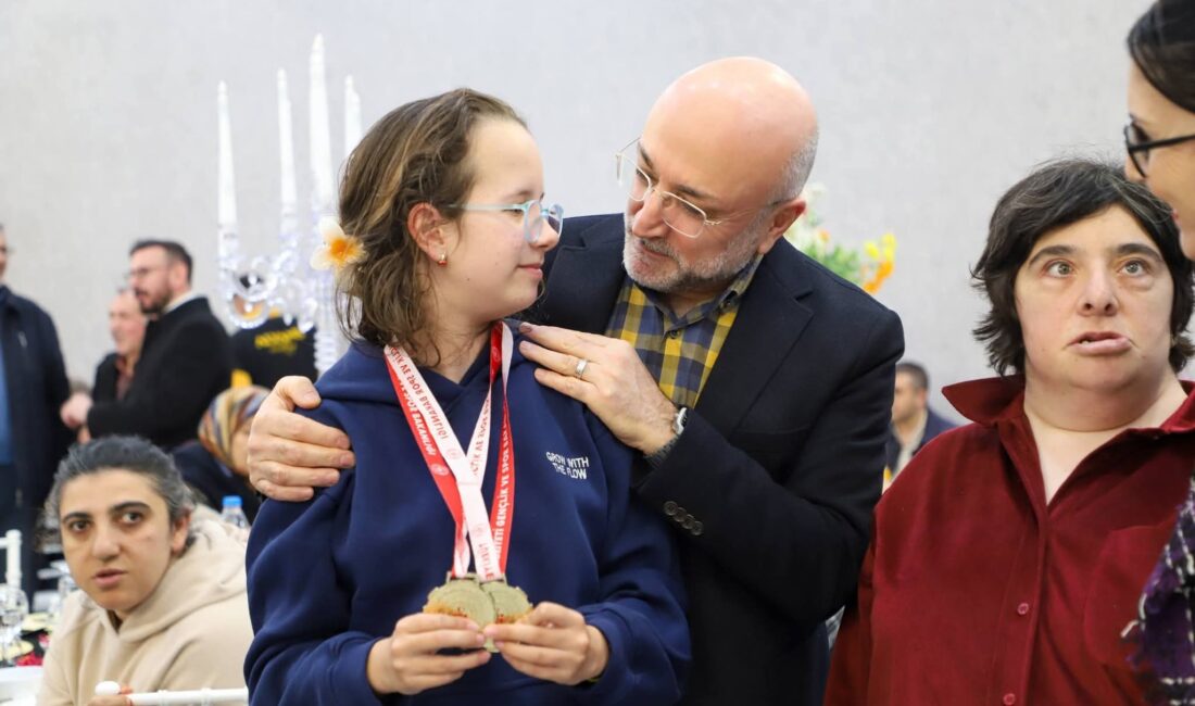 AK Parti Afyonkarahisar İl Başkanlığı tarafından Ramazan ayı kapsamında düzenlenen