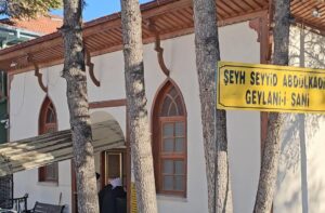 Afyonkarahisar’ın Bolvadin ilçesinde bulunan Abdülkadir Geylani Türbesi, şehrin önemli manevi