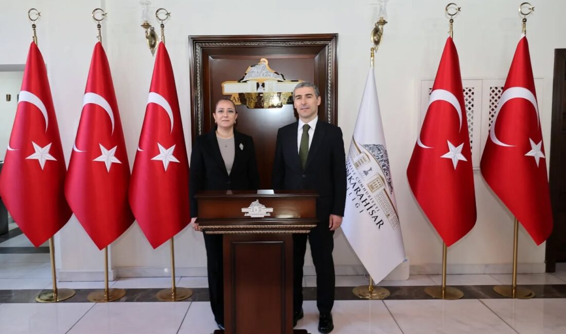 Burdur Valisi Tülay Baydar Bilgihan, Afyonkarahisar Valisi Dr. Naci Aktaş’a