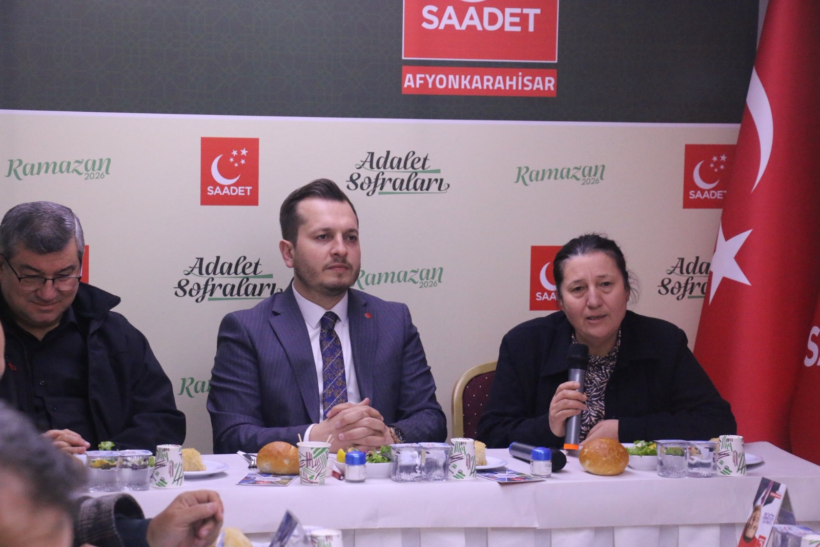 Saadet Partisi Afyonkarahisar İl Başkanı Beytullah Karataş, mahallelerin nabzını tutan