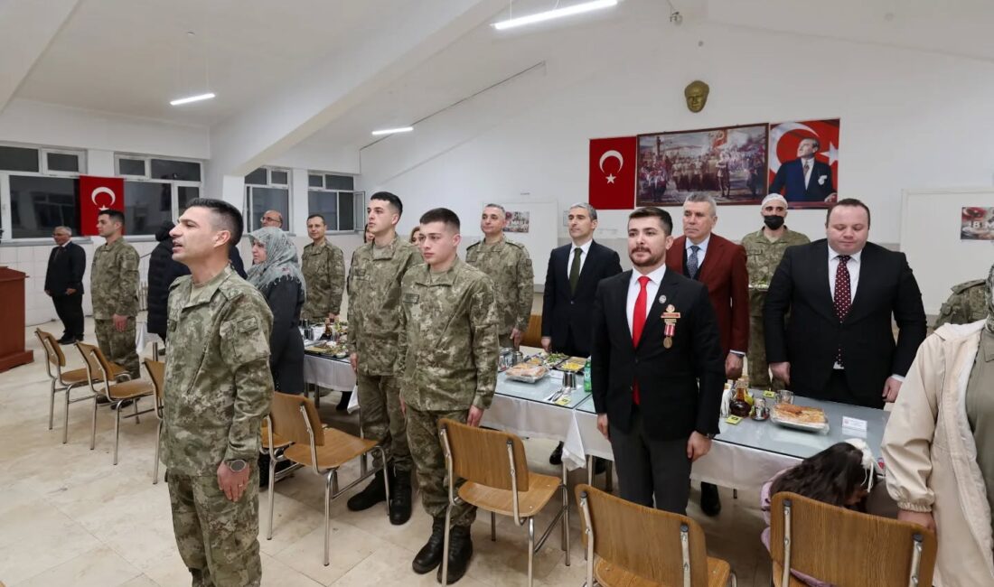Mehmetçiklerimizle iftarda buluşan Afyonkarahisar Valisi Dr. Naci Aktaş, “Mehmetçiğin olduğu