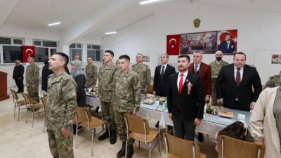 Mehmetçiklerimizle iftarda buluşan Afyonkarahisar Valisi Dr. Naci Aktaş, “Mehmetçiğin olduğu