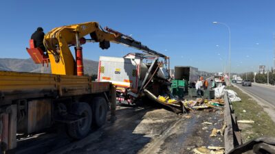 Afyonkarahisar–Uşak karayolunun 5’inci kilometresinde sabah saatlerinde meydana gelen trafik kazasında