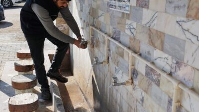 Bolvadin Belediyesi ekipleri, yaklaşan bayram öncesinde vatandaşlarımızın kabristan ziyaretlerini daha