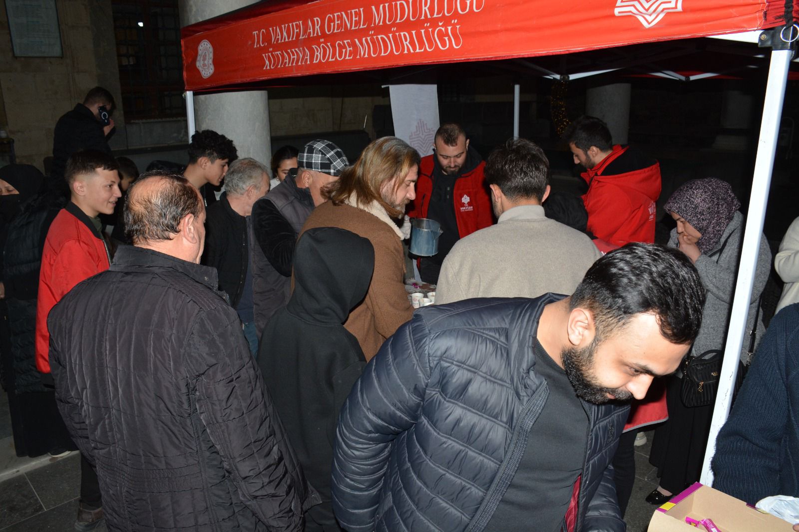 Rahmet ve mağfiret kapılarının sonuna kadar açıldığı mübarek Kadir Gecesi