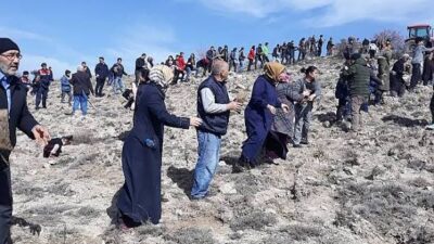 Afyonkarahisar’ın Dinar ilçesine bağlı Afşar Köyü, köklü bir geleneği yaşatmaya