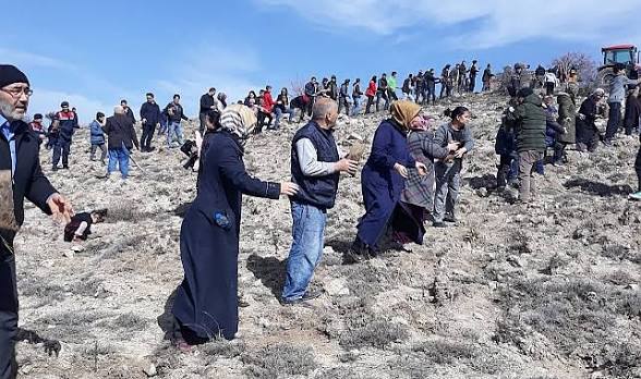 Afyonkarahisar’ın Dinar ilçesine bağlı Afşar Köyü, köklü bir geleneği yaşatmaya